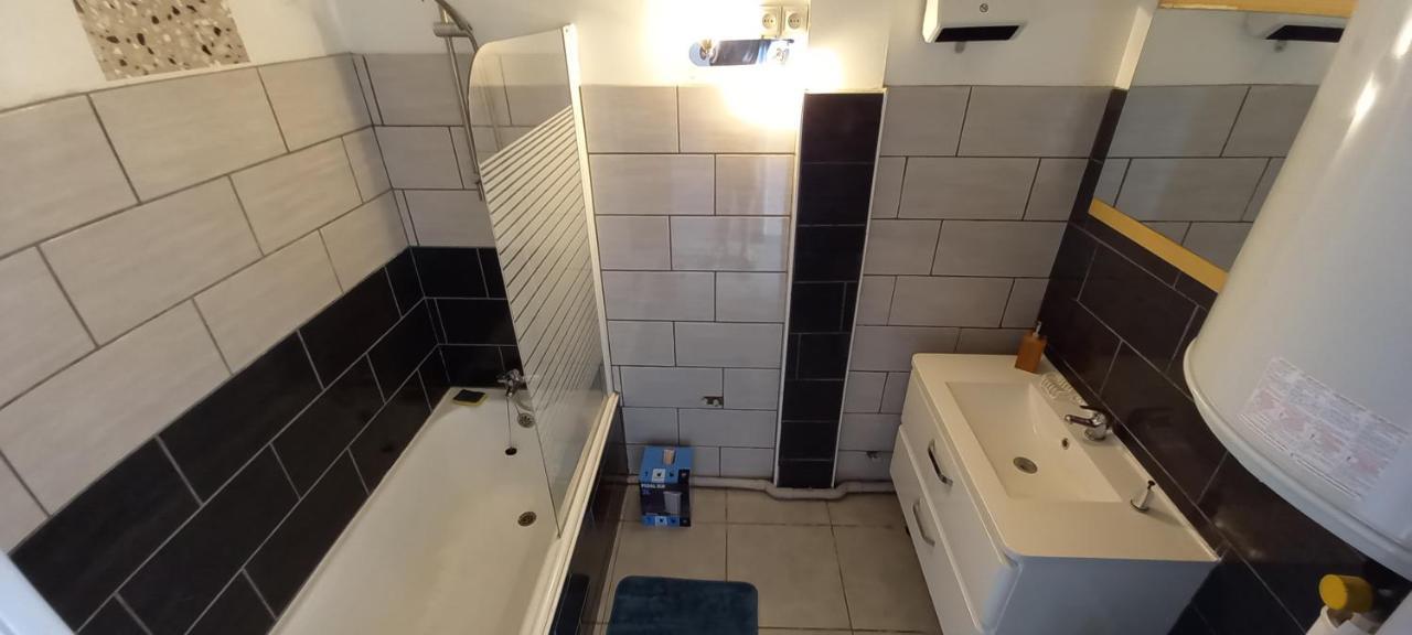 La Dolce Vita -T2 52m2- dernier étage- terrasse-parking-WIFI FIBRE Lejlighed Tarbes Eksteriør billede